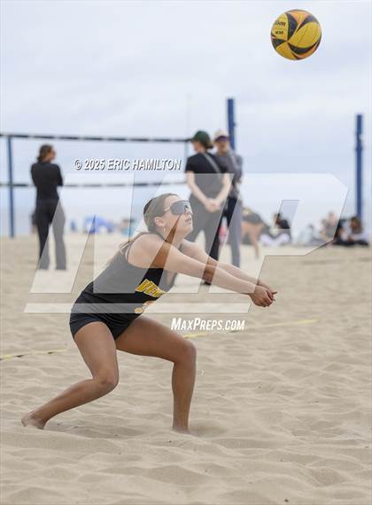 Thumbnail 2 in Ventura vs Mira Costa (CIFSS D1 Round 1) photogallery.