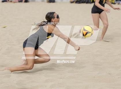 Thumbnail 2 in Ventura vs Mira Costa (CIFSS D1 Round 1) photogallery.