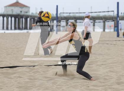 Thumbnail 3 in Ventura vs Mira Costa (CIFSS D1 Round 1) photogallery.