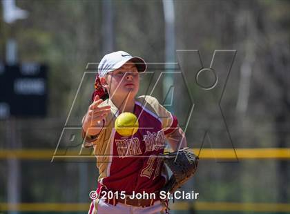 Thumbnail 2 in Riverdale vs. Hillcrest (Bob Jones Invitational) photogallery.