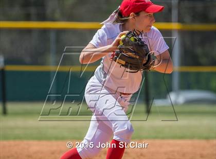 Thumbnail 3 in Riverdale vs. Hillcrest (Bob Jones Invitational) photogallery.