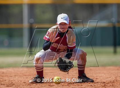 Thumbnail 3 in Riverdale vs. Hillcrest (Bob Jones Invitational) photogallery.