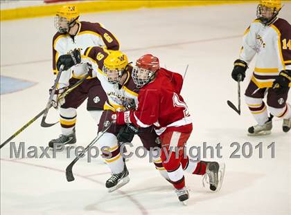 Thumbnail 2 in Weymouth vs Hingham (MIAA Super 8 Round Robin) photogallery.