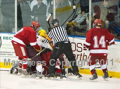 Thumbnail 2 in Weymouth vs Hingham (MIAA Super 8 Round Robin) photogallery.