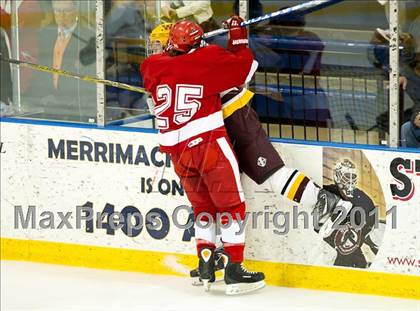Thumbnail 2 in Weymouth vs Hingham (MIAA Super 8 Round Robin) photogallery.