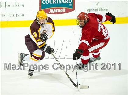 Thumbnail 1 in Weymouth vs Hingham (MIAA Super 8 Round Robin) photogallery.