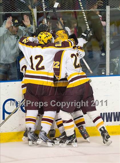 Thumbnail 3 in Weymouth vs Hingham (MIAA Super 8 Round Robin) photogallery.