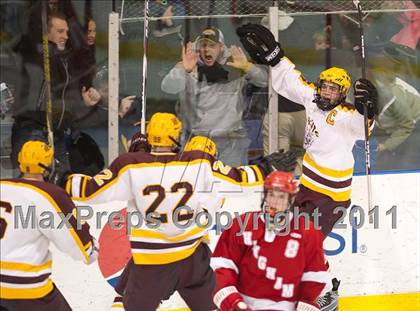 Thumbnail 1 in Weymouth vs Hingham (MIAA Super 8 Round Robin) photogallery.