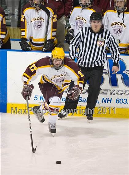 Thumbnail 3 in Weymouth vs Hingham (MIAA Super 8 Round Robin) photogallery.
