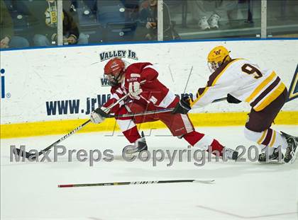 Thumbnail 1 in Weymouth vs Hingham (MIAA Super 8 Round Robin) photogallery.