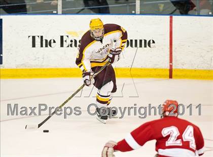 Thumbnail 1 in Weymouth vs Hingham (MIAA Super 8 Round Robin) photogallery.