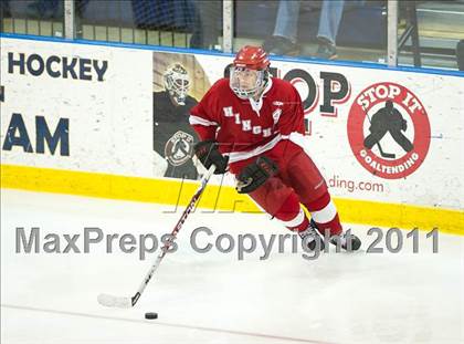 Thumbnail 2 in Weymouth vs Hingham (MIAA Super 8 Round Robin) photogallery.
