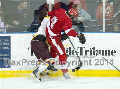 Thumbnail 3 in Weymouth vs Hingham (MIAA Super 8 Round Robin) photogallery.