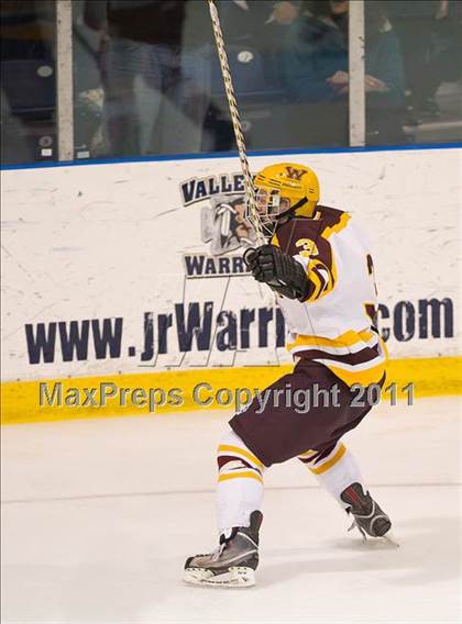 Thumbnail 1 in Weymouth vs Hingham (MIAA Super 8 Round Robin) photogallery.