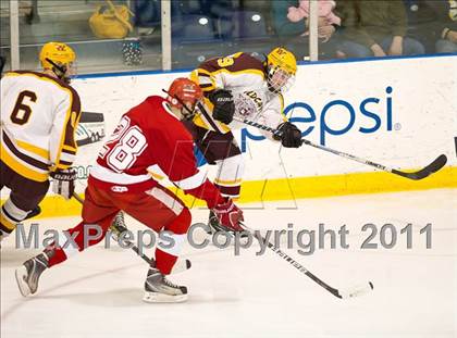 Thumbnail 2 in Weymouth vs Hingham (MIAA Super 8 Round Robin) photogallery.
