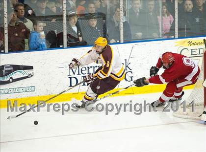 Thumbnail 1 in Weymouth vs Hingham (MIAA Super 8 Round Robin) photogallery.