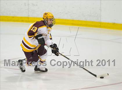 Thumbnail 1 in Weymouth vs Hingham (MIAA Super 8 Round Robin) photogallery.