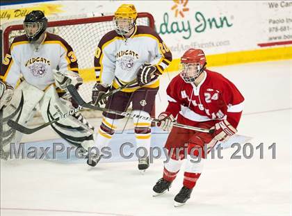 Thumbnail 3 in Weymouth vs Hingham (MIAA Super 8 Round Robin) photogallery.