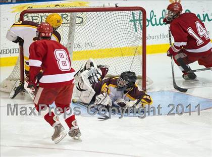 Thumbnail 1 in Weymouth vs Hingham (MIAA Super 8 Round Robin) photogallery.