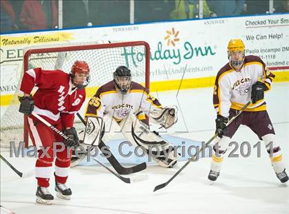 Thumbnail 2 in Weymouth vs Hingham (MIAA Super 8 Round Robin) photogallery.