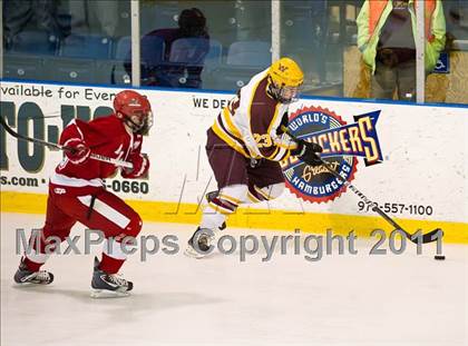 Thumbnail 3 in Weymouth vs Hingham (MIAA Super 8 Round Robin) photogallery.