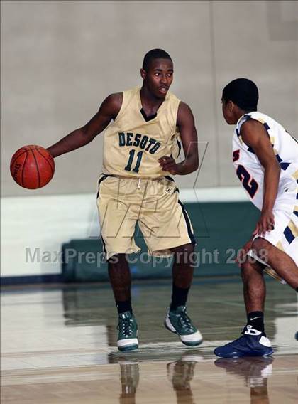Thumbnail 2 in De Soto vs. Klein Collins (McDonald's Texas Invitational) photogallery.