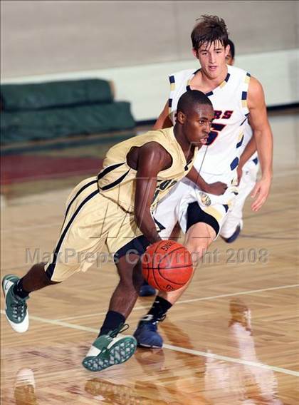 Thumbnail 3 in De Soto vs. Klein Collins (McDonald's Texas Invitational) photogallery.