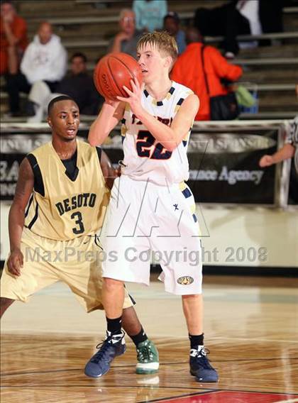 Thumbnail 3 in De Soto vs. Klein Collins (McDonald's Texas Invitational) photogallery.
