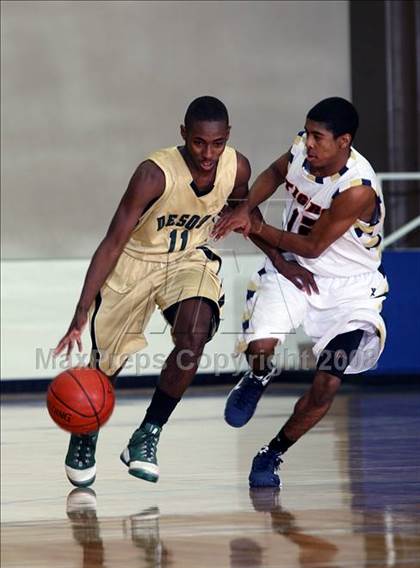 Thumbnail 3 in De Soto vs. Klein Collins (McDonald's Texas Invitational) photogallery.