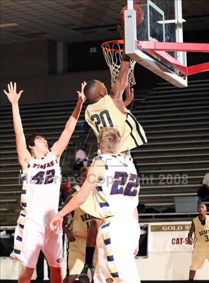 Thumbnail 3 in De Soto vs. Klein Collins (McDonald's Texas Invitational) photogallery.