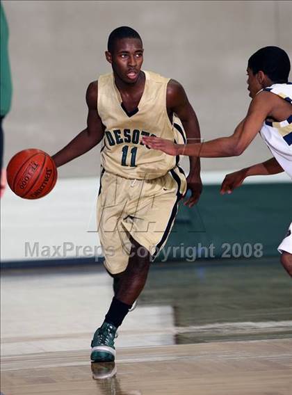 Thumbnail 3 in De Soto vs. Klein Collins (McDonald's Texas Invitational) photogallery.