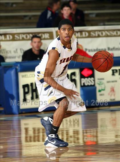 Thumbnail 2 in De Soto vs. Klein Collins (McDonald's Texas Invitational) photogallery.