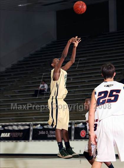 Thumbnail 1 in De Soto vs. Klein Collins (McDonald's Texas Invitational) photogallery.