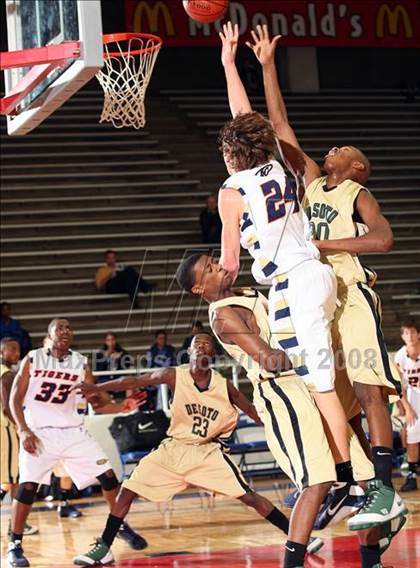 Thumbnail 1 in De Soto vs. Klein Collins (McDonald's Texas Invitational) photogallery.