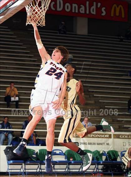 Thumbnail 3 in De Soto vs. Klein Collins (McDonald's Texas Invitational) photogallery.