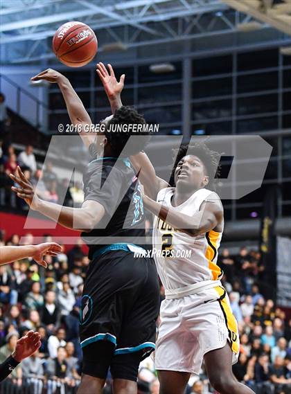 Thumbnail 2 in Sheldon vs. Bishop O'Dowd (CIF NorCal Regional Open Division Final) photogallery.