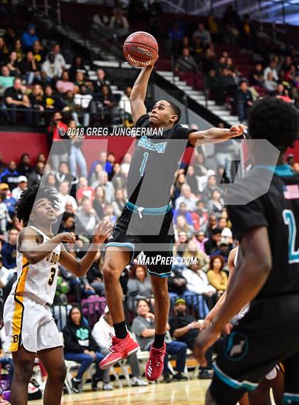 Thumbnail 2 in Sheldon vs. Bishop O'Dowd (CIF NorCal Regional Open Division Final) photogallery.
