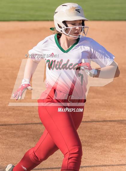 Thumbnail 3 in Lawrence North @ Indianapolis Bishop Chatard photogallery.