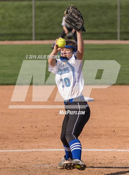 Thumbnail 2 in Lawrence North @ Indianapolis Bishop Chatard photogallery.