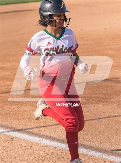 Thumbnail 3 in Lawrence North @ Indianapolis Bishop Chatard photogallery.