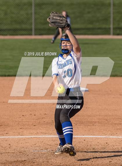 Thumbnail 3 in Lawrence North @ Indianapolis Bishop Chatard photogallery.