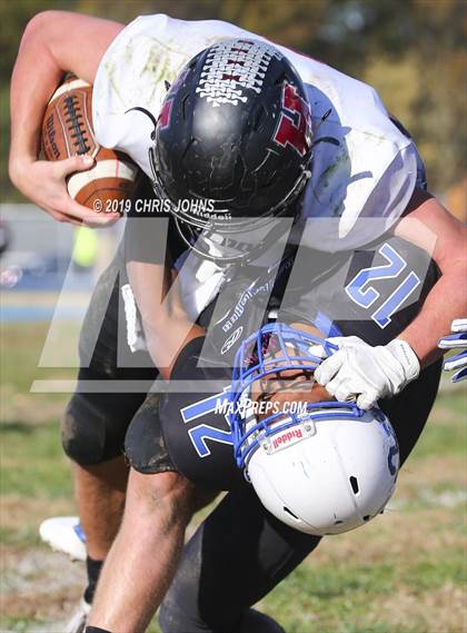 Thumbnail 3 in Highland @ Cahokia (IHSA 5A First Round Playoff) photogallery.