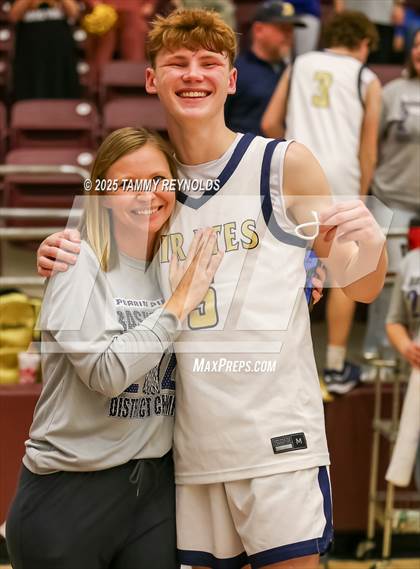 Thumbnail 2 in Brookeland vs. Perrin-Whitt (UIL Basketball 1A D1 Regional Final) photogallery.