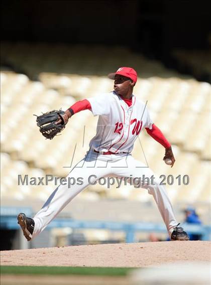 Thumbnail 2 in Venice vs. Westchester (CIF LACS D2 Final) photogallery.