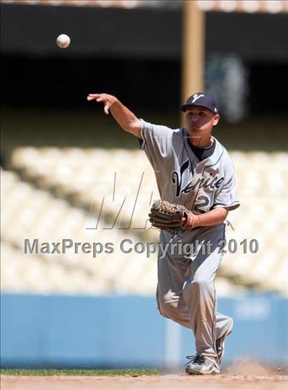 Thumbnail 1 in Venice vs. Westchester (CIF LACS D2 Final) photogallery.