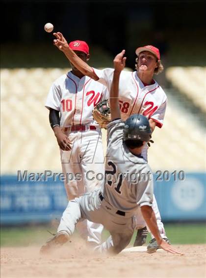 Thumbnail 2 in Venice vs. Westchester (CIF LACS D2 Final) photogallery.