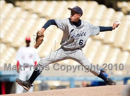 Thumbnail 1 in Venice vs. Westchester (CIF LACS D2 Final) photogallery.