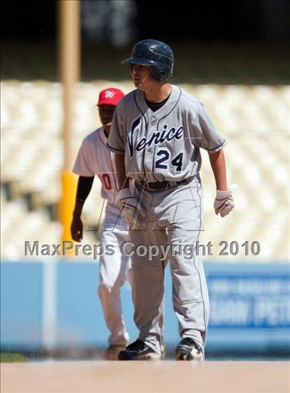 Thumbnail 1 in Venice vs. Westchester (CIF LACS D2 Final) photogallery.