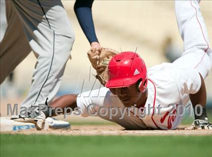 Thumbnail 2 in Venice vs. Westchester (CIF LACS D2 Final) photogallery.
