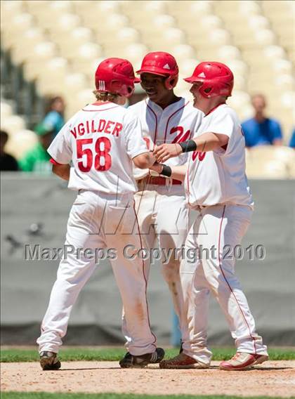 Thumbnail 1 in Venice vs. Westchester (CIF LACS D2 Final) photogallery.